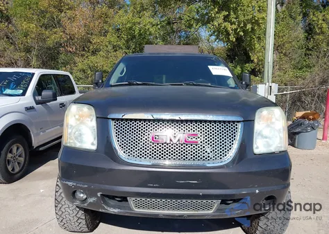 2010 GMC Yukon Xl 1500 Denali из США, поврежденный, VIN 1GKUKMEF7AR168493